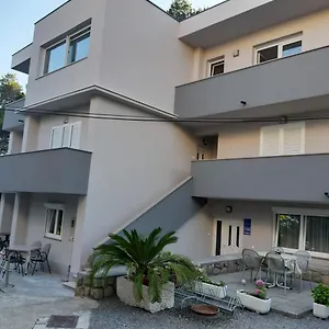 apartment-pahljina.primorje-gorskikotar.com/