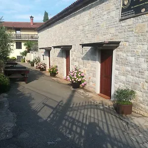 Apartman Dorma, Vidulini